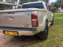 https://riyasewana.com/uploads/toyota-hilux-vigo-201344284652.jpg