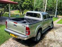 https://riyasewana.com/uploads/toyota-hilux-vigo-2014-416063212962.jpg