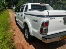 https://riyasewana.com/uploads/toyota-hilux-vigo-2015-1211101612953.jpg