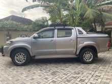 https://riyasewana.com/uploads/toyota-hilux-vigo-2015-2218374912132.jpg