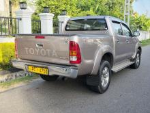 https://riyasewana.com/uploads/toyota-hilux-vigo-202041086502.jpg