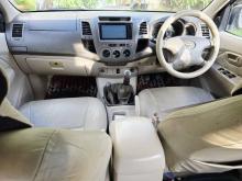 https://riyasewana.com/uploads/toyota-hilux-vigo-202041216433.jpg