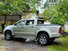https://riyasewana.com/uploads/toyota-hilux-vigo-2394355993.jpg