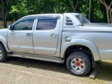 https://riyasewana.com/uploads/toyota-hilux-vigo-2592659323.jpg