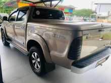 https://riyasewana.com/uploads/toyota-hilux-vigo-27134922505.jpg