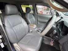 https://riyasewana.com/uploads/toyota-hilux-vigo-281726456375.jpg