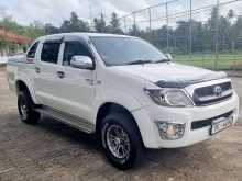 https://riyasewana.com/uploads/toyota-hilux-vigo-301842554352.jpg