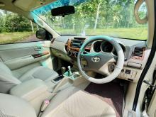 https://riyasewana.com/uploads/toyota-hilux-vigo-3023221517525.jpg