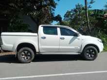 https://riyasewana.com/uploads/toyota-hilux-vigo-3101910692.jpg