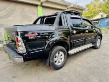 https://riyasewana.com/uploads/toyota-hilux-vigo-317422322332.jpg