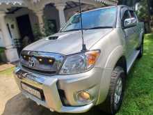 https://riyasewana.com/uploads/toyota-hilux-vigo-32215534192.jpg