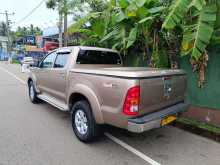 https://riyasewana.com/uploads/toyota-hilux-vigo-3909584092.jpg