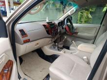 https://riyasewana.com/uploads/toyota-hilux-vigo-3910266834.jpg