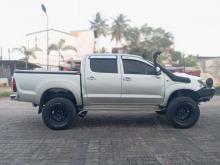 https://riyasewana.com/uploads/toyota-hilux-vigo-41353036286.jpg