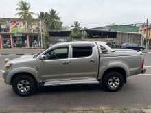 https://riyasewana.com/uploads/toyota-hilux-vigo-4143410463.jpg