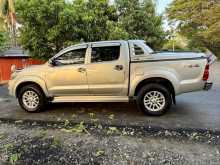 https://riyasewana.com/uploads/toyota-hilux-vigo-6193156453.jpg