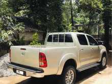 https://riyasewana.com/uploads/toyota-hilux-vigo-710474722692.jpg