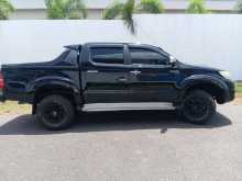 https://riyasewana.com/uploads/toyota-hilux-vigo-71542164563.jpg