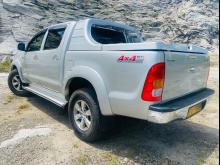 https://riyasewana.com/uploads/toyota-hilux-vigo-76380717132.jpg