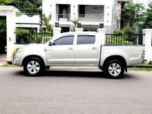 https://riyasewana.com/uploads/toyota-hilux-vigo-8801106763.jpg