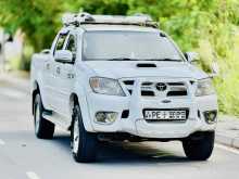 https://riyasewana.com/uploads/toyota-hilux-vigo-912171522682.jpg