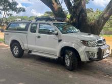 https://riyasewana.com/uploads/toyota-hilux-vigo-919364624691.jpg