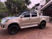 https://riyasewana.com/uploads/toyota-hilux-vigo-920343217486.jpg