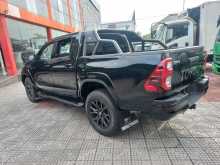 https://riyasewana.com/uploads/toyota-hiluxgr-sport-2023-2712261812013.jpg