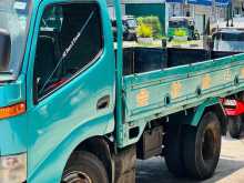 https://riyasewana.com/uploads/toyota-hino-10-5-319312022902.jpg