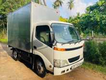 Toyota Hino 2000 Lorry