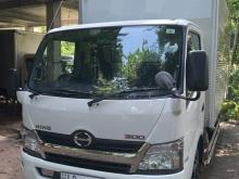 https://riyasewana.com/uploads/toyota-hino-300-912293210073.jpg