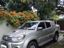 https://riyasewana.com/uploads/toyota-hiux-invincible-22204538161.jpg