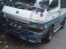 Toyota Hiyce 1990 Van