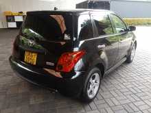 Toyota Ist 2004 Car