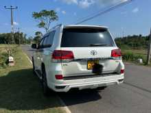 https://riyasewana.com/uploads/toyota-jeep-2016-3021240312552.jpg