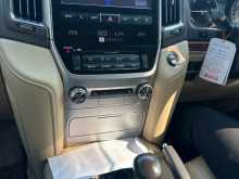 https://riyasewana.com/uploads/toyota-jeep-2016-3021240312584.jpg