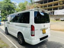 https://riyasewana.com/uploads/toyota-kdh-1419354924614.jpg