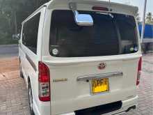 https://riyasewana.com/uploads/toyota-kdh-200-109594922032.jpg