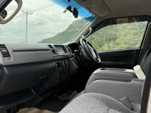 https://riyasewana.com/uploads/toyota-kdh-200-1218531117175.jpg
