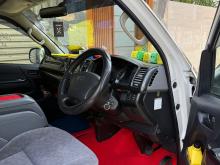 https://riyasewana.com/uploads/toyota-kdh-200-1513124717326.jpg