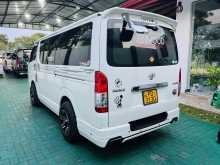 https://riyasewana.com/uploads/toyota-kdh-200-157542222572.jpg