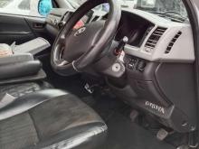 https://riyasewana.com/uploads/toyota-kdh-200-15814186435.jpg