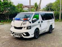 Toyota KDH 200 2006 Van