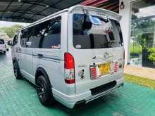 https://riyasewana.com/uploads/toyota-kdh-200-1710323622972.jpg