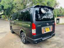 https://riyasewana.com/uploads/toyota-kdh-200-2005-2312244212733.jpg