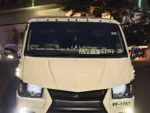 Toyota KDH 200 2005 Van