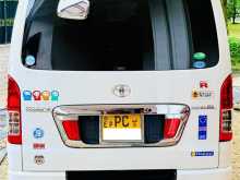 https://riyasewana.com/uploads/toyota-kdh-200-2006-112000112054.jpg