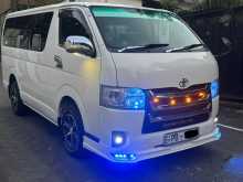 Toyota KDH 200 2006 Van