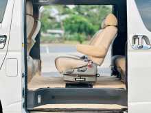 https://riyasewana.com/uploads/toyota-kdh-200-2006-422132512224.jpg