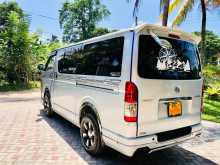 https://riyasewana.com/uploads/toyota-kdh-200-2006-612112812883.jpg